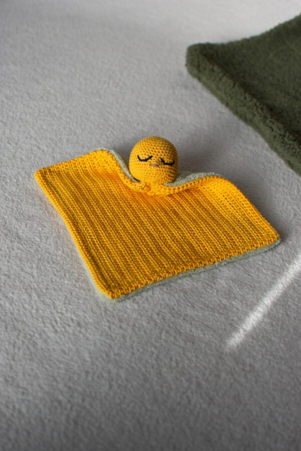 doudou poussin jaune en crochet et tissu tout doux